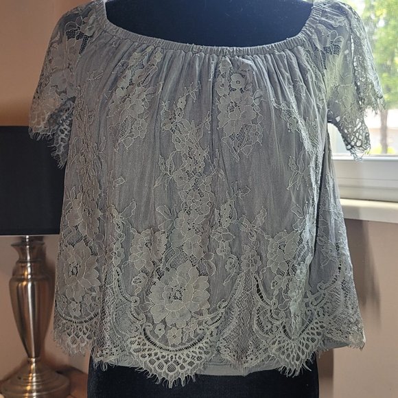 American Eagle Crop Top in SIze S - Picture 1 of 13